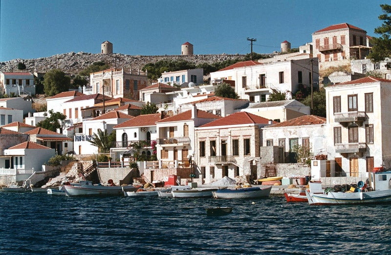 Ο Guardian διαφημίζει Ελλάδα και προτείνει 20 «άγνωστα» ελληνικά νησιά